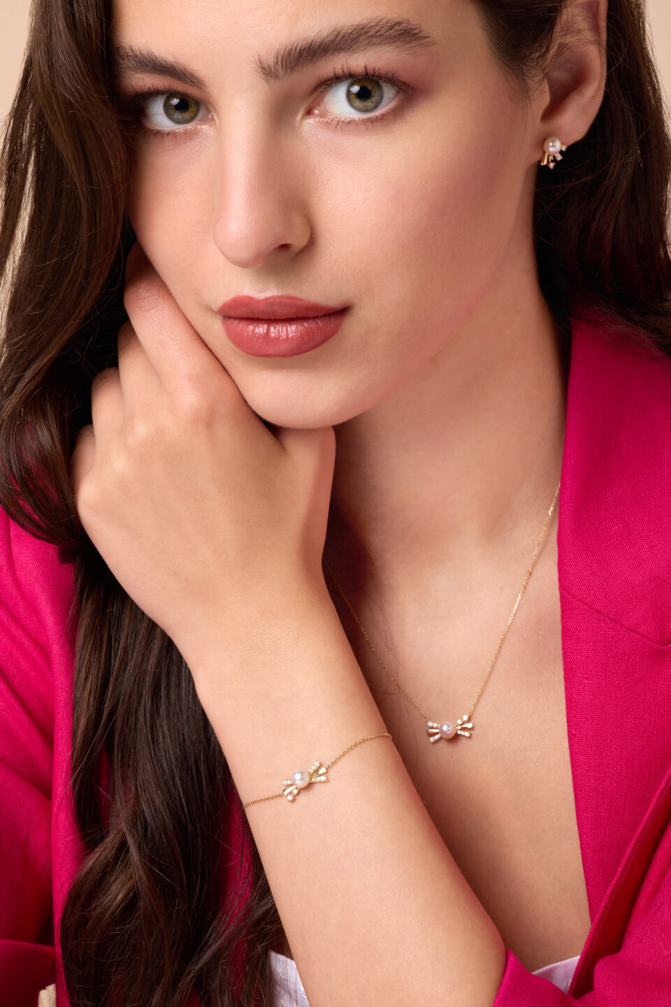 lavita yellow gold sparkle bracelet with diamonds and a center pearl