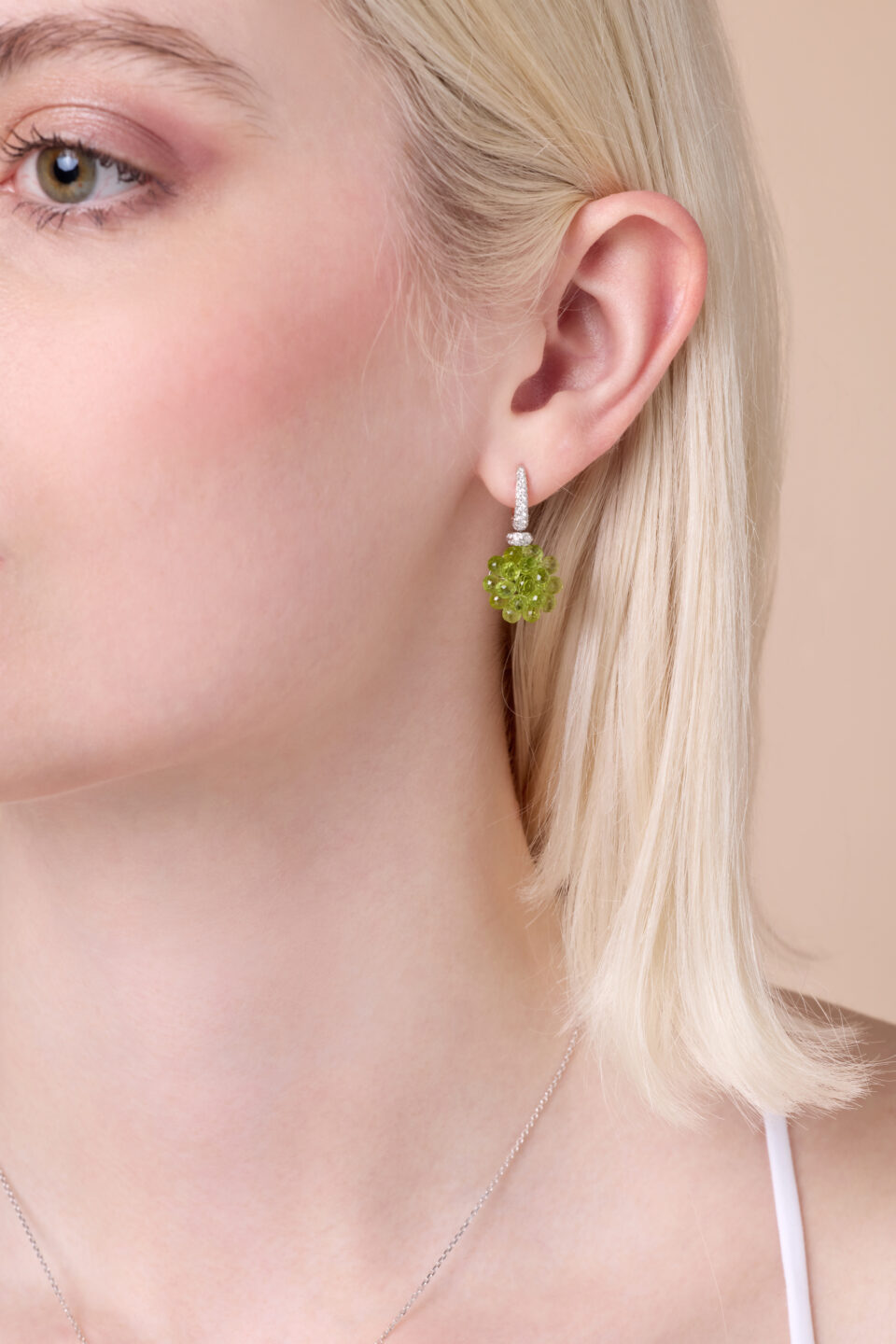 aurora white gold diamond earring with peridot