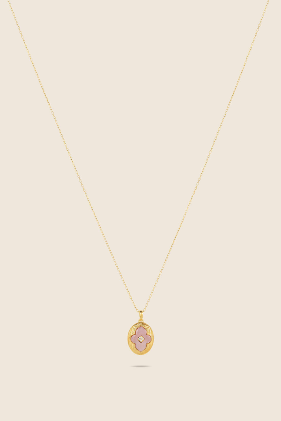 Amara yellow gold oval necklace with MOP