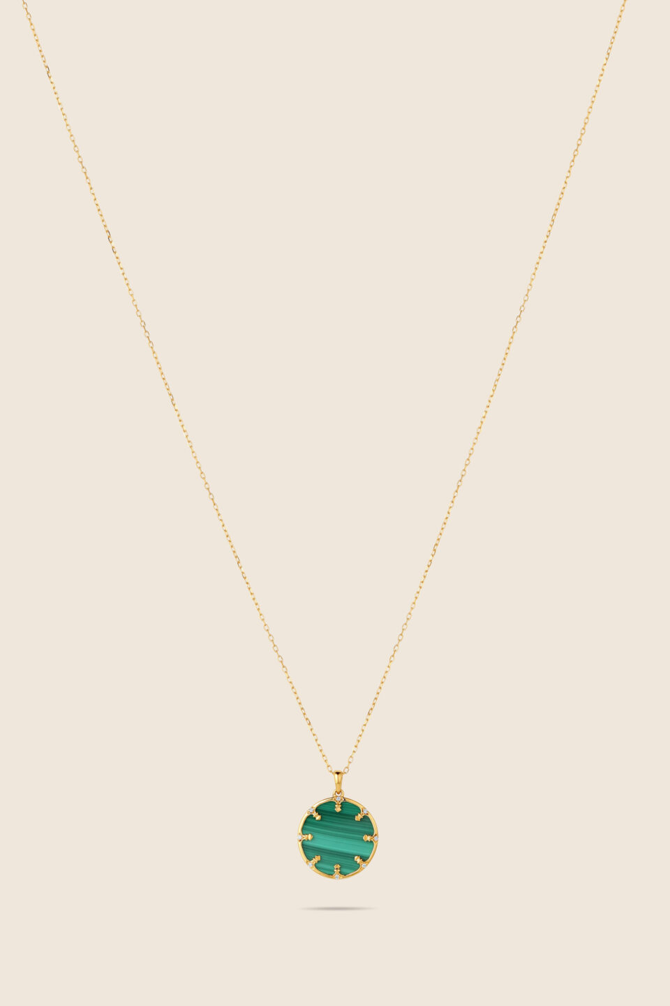Amara yellow gold diamond round pendant with Malachite