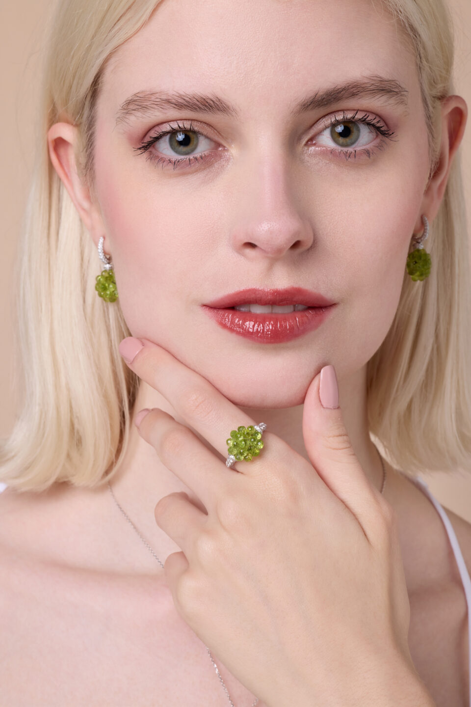 aurora white gold diamond ring with peridot
