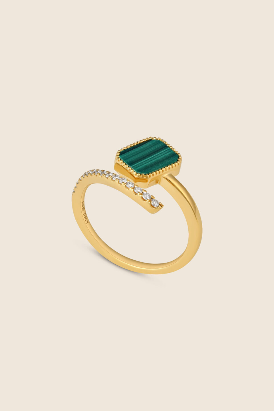 Amara yellow gold diamond toi-moi ring with malachite