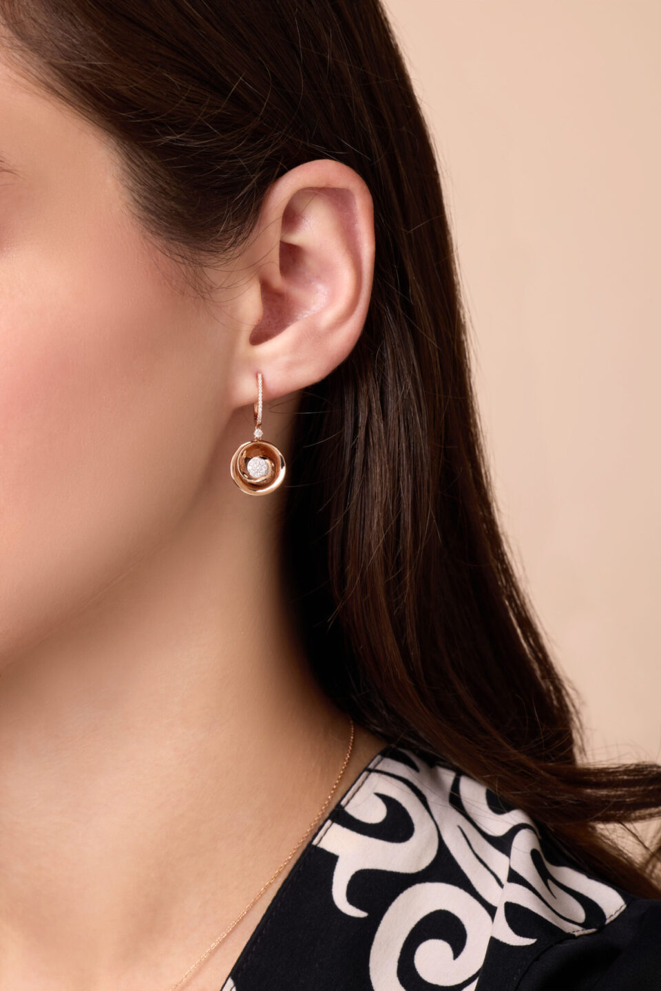 Classic rose gold diamond simplified rose earring