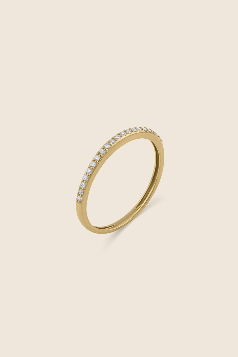 Classic yellow gold diamond surfaced prong setting band