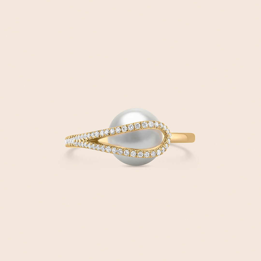 261 lavita yellow gold diamond tower ring with center pearl - Image 1