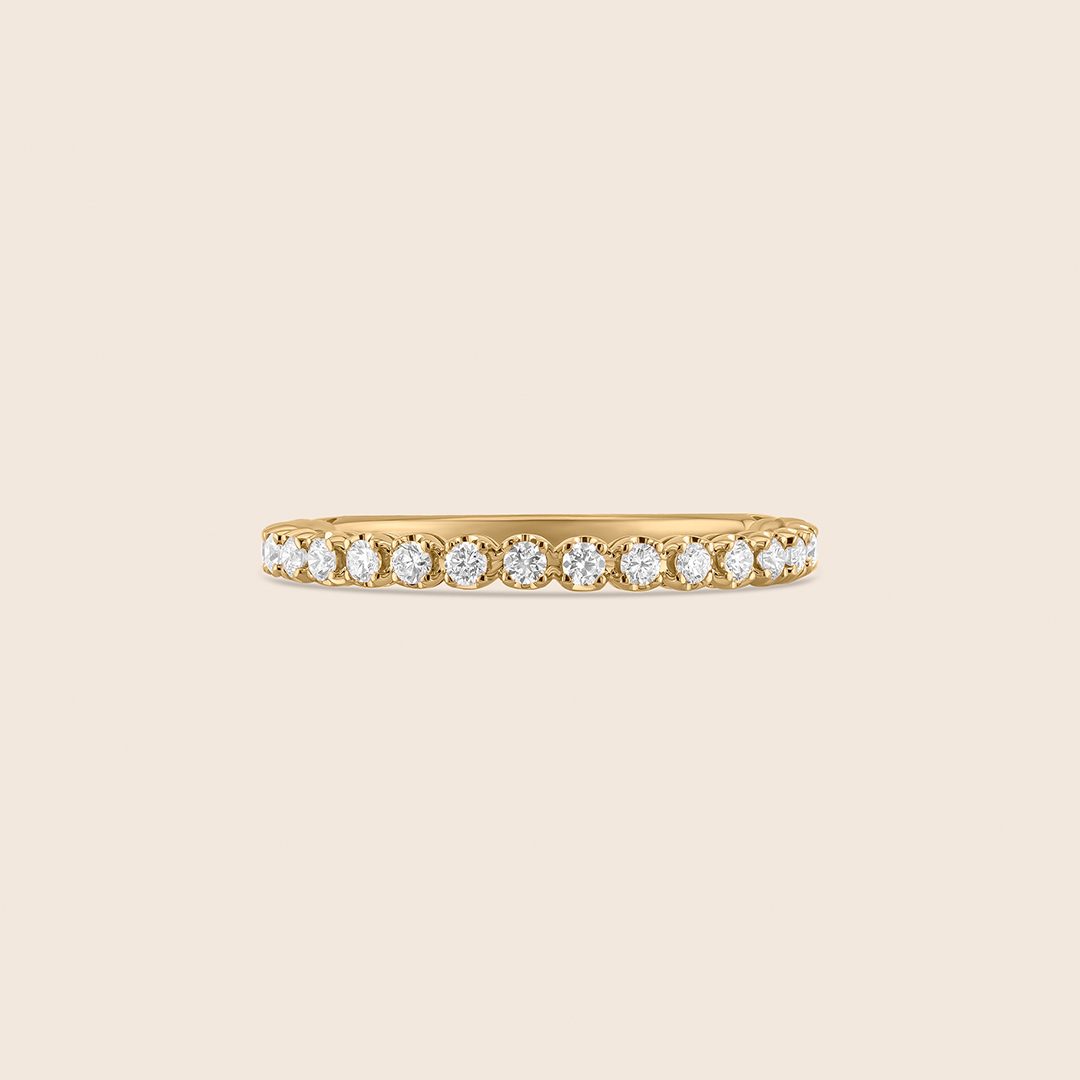281 Classic yellow gold diamond band with four prong basket setting - Image 1