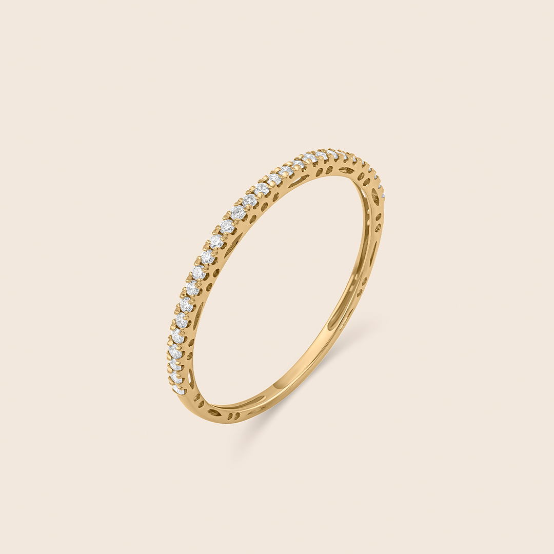 282 Classic yellow gold diamond split prong setting band - Image 1
