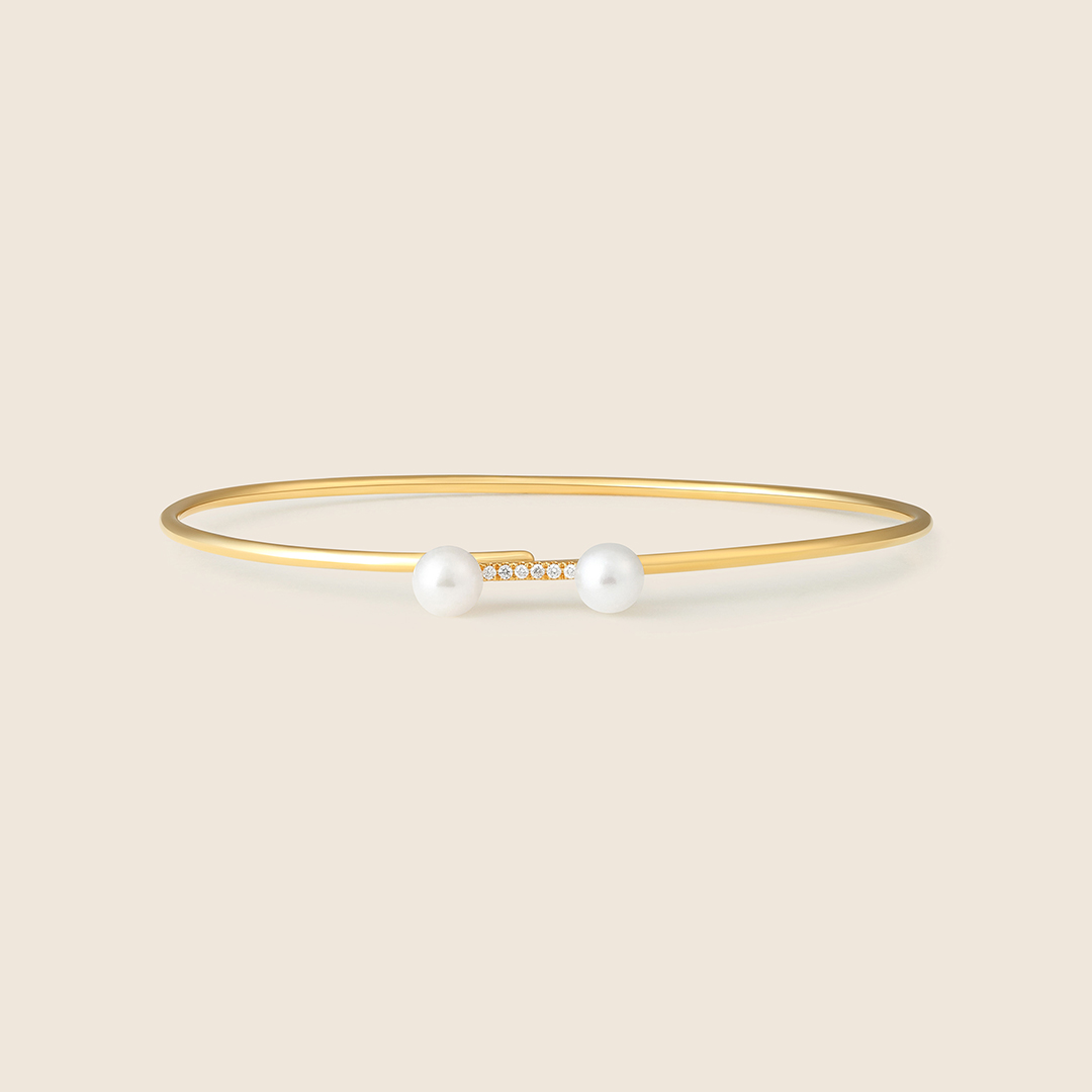 44J4988325_1 lavita yellow gold diamond balance bar bangle with twin pearls - Image 1