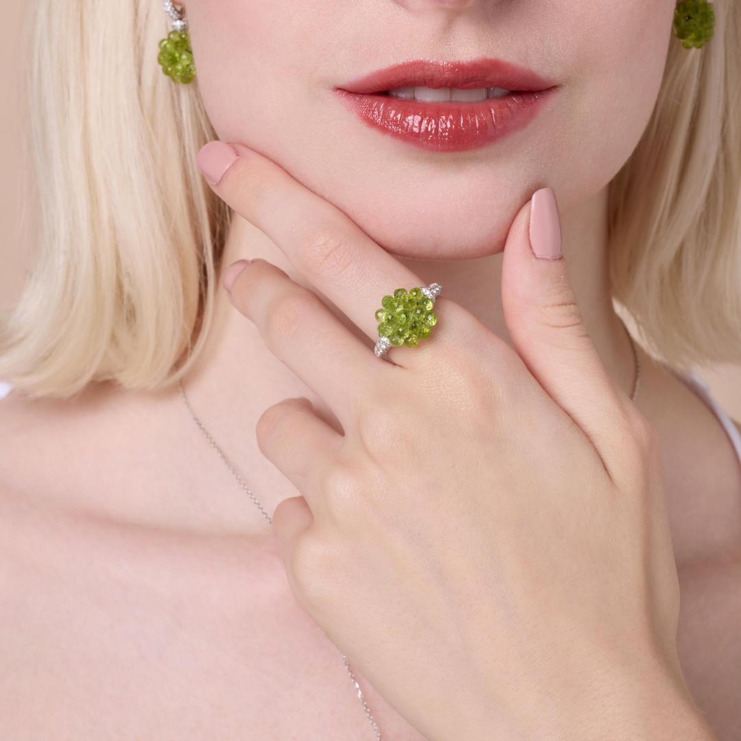 27 aurora white gold diamond ring with peridot - Image 1