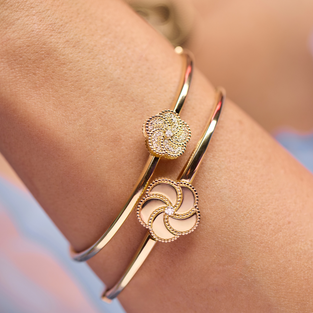 8 Bloomy bangle with diamonds - Image 1